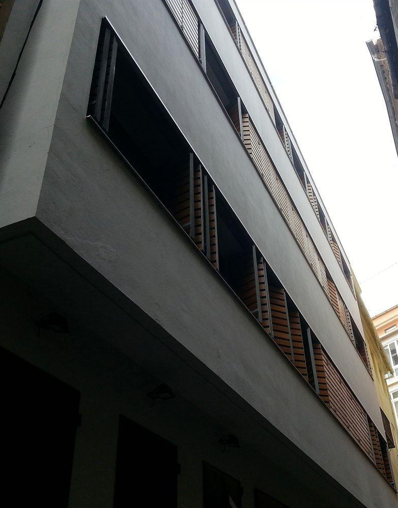 Living Valencia Apartments - Merced Eksteriør billede